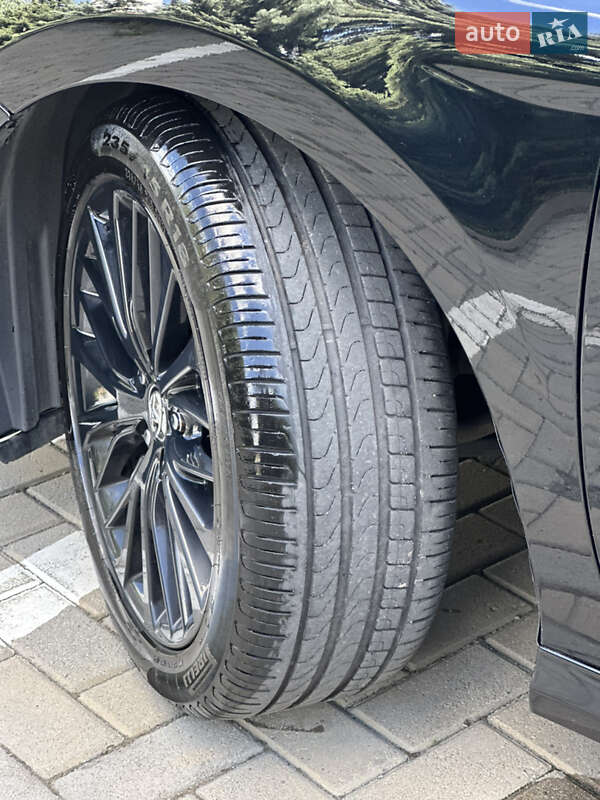 Седан Toyota Camry 2017 в Харькове