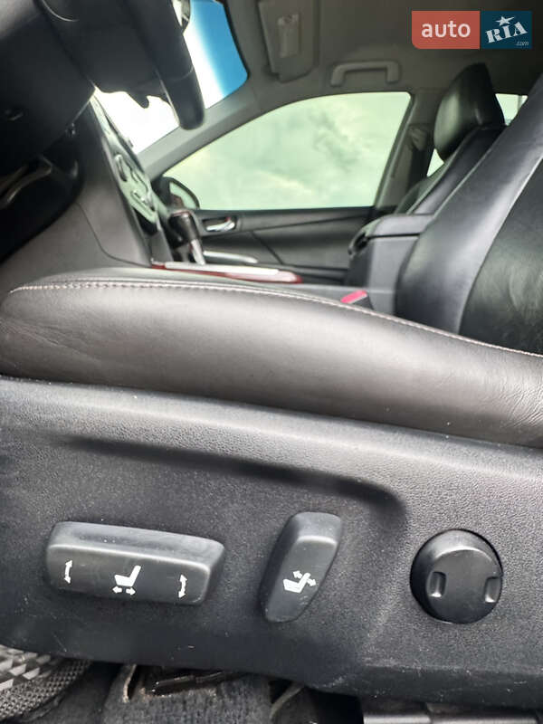 Седан Toyota Camry 2011 в Киеве