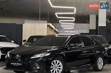 Седан Toyota Camry 2019 в Николаеве