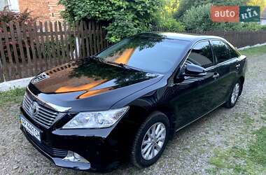 Седан Toyota Camry 2012 в Кам'янці-Бузькій