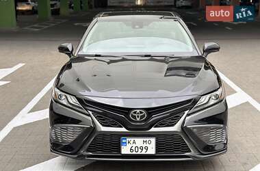 Седан Toyota Camry 2021 в 