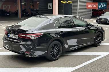 Седан Toyota Camry 2021 в 