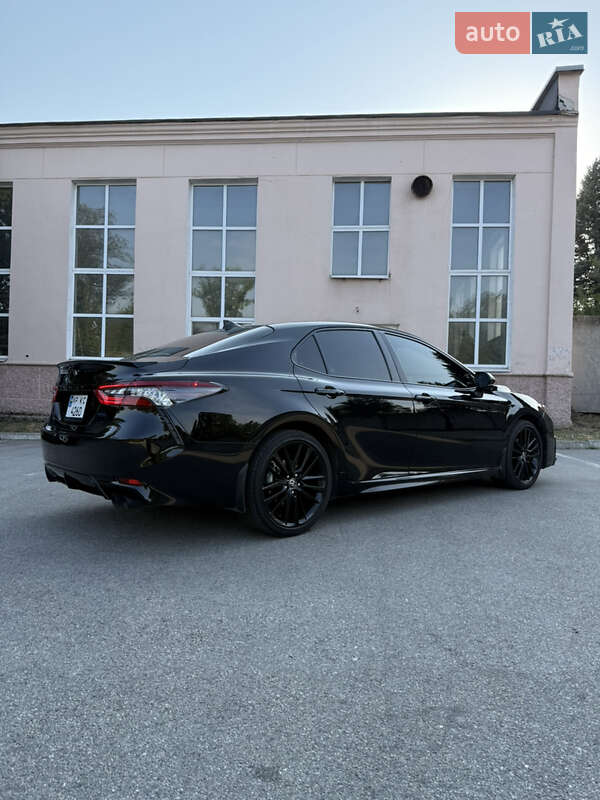 Седан Toyota Camry 2021 в Запорожье