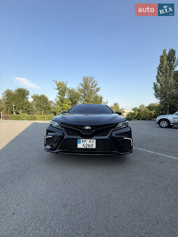 Седан Toyota Camry 2021 в Запорожье