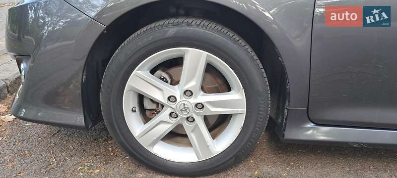 Седан Toyota Camry 2014 в Миколаєві