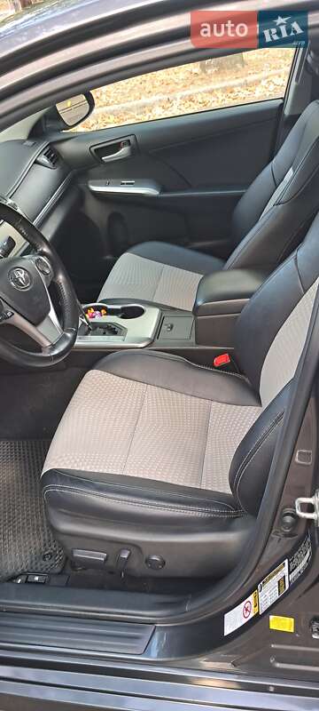 Седан Toyota Camry 2014 в Миколаєві