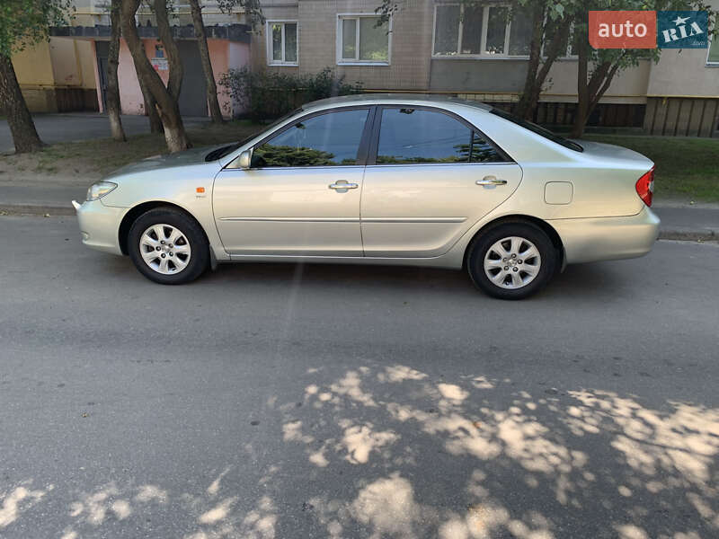 Седан Toyota Camry 2003 в Киеве