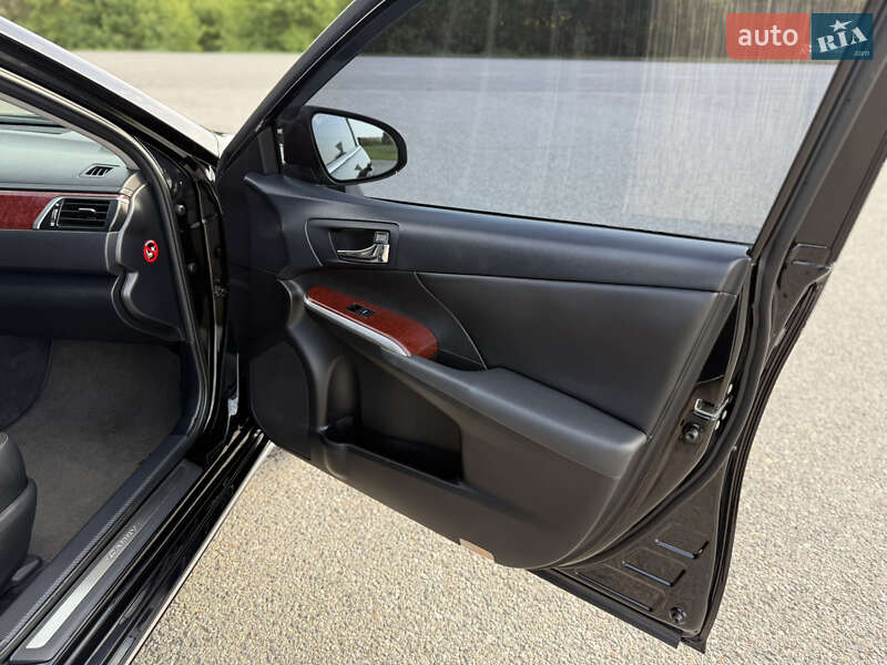 Седан Toyota Camry 2013 в Виннице