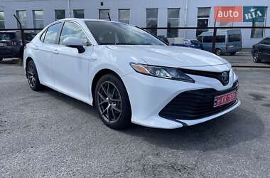 Седан Toyota Camry 2019 в Києві