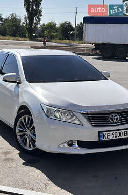 Седан Toyota Camry 2011 в Днепре