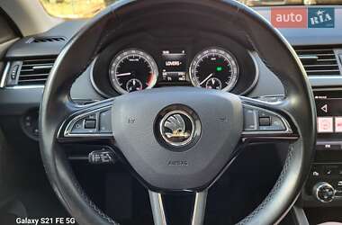 Седан Toyota Camry 2025 в Виннице