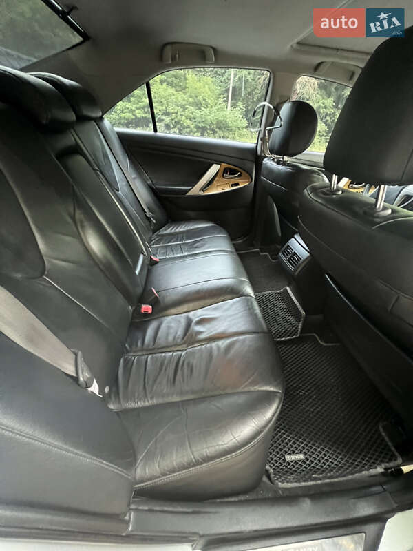 Седан Toyota Camry 2006 в Виннице