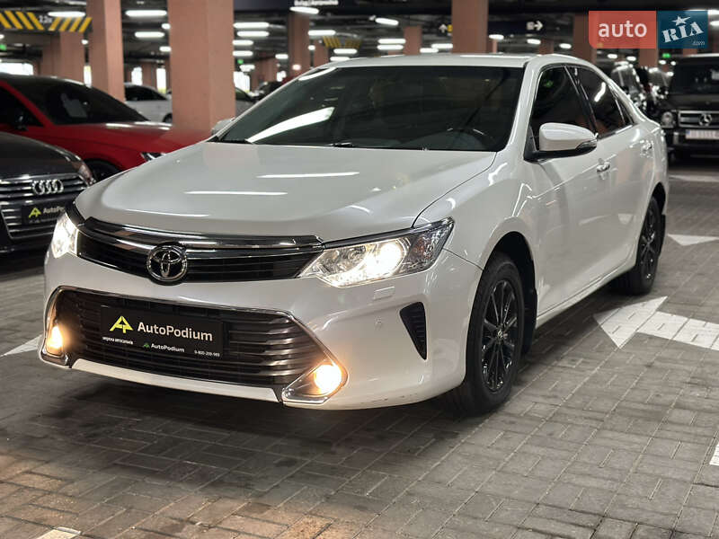 Toyota Camry 2015