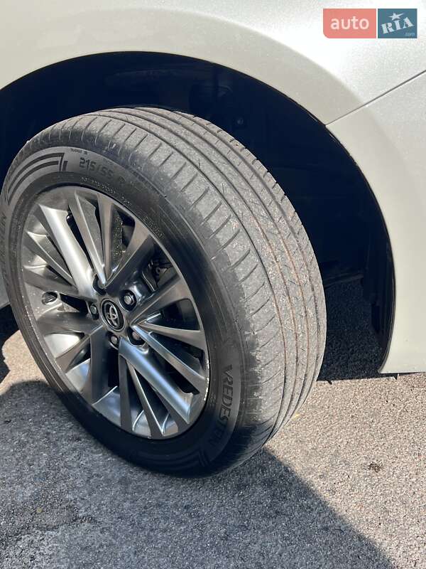 Седан Toyota Camry 2016 в Белой Церкви