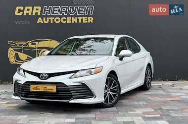 Седан Toyota Camry 2021 в Киеве