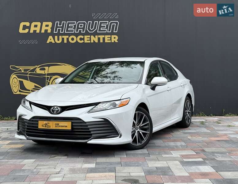 Toyota Camry 2021