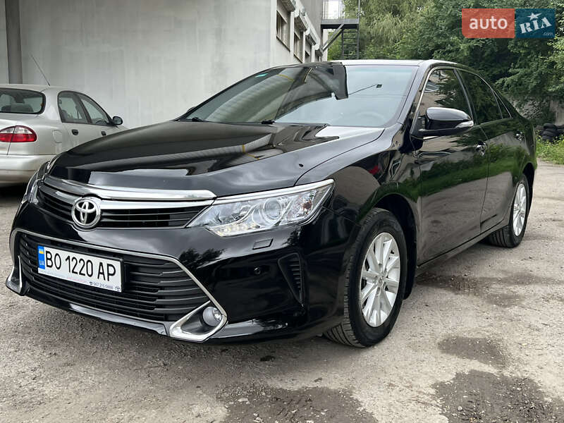 Седан Toyota Camry 2017 в Тернополі