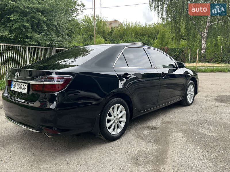 Седан Toyota Camry 2017 в Тернополі