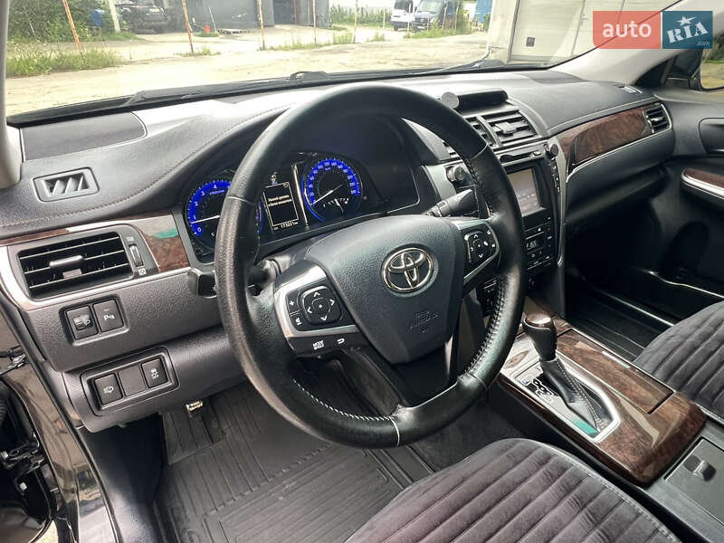 Седан Toyota Camry 2017 в Тернополі