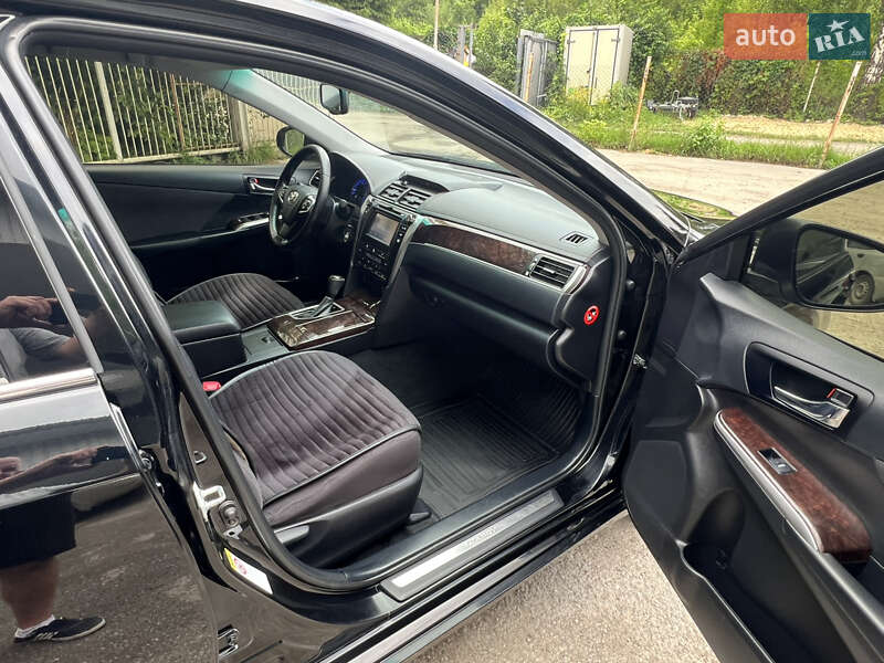 Седан Toyota Camry 2017 в Тернополі