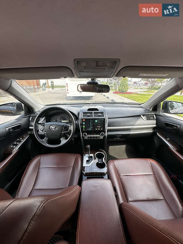 Седан Toyota Camry 2015 в Львове