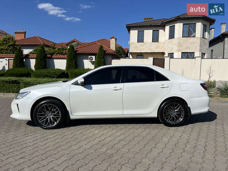 Седан Toyota Camry 2016 в Одесі
