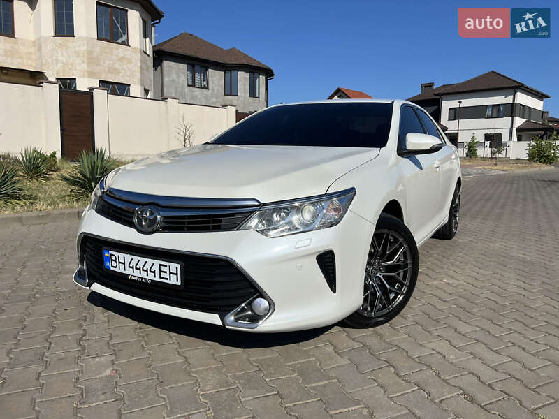 Седан Toyota Camry 2016 в Одесі