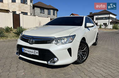Седан Toyota Camry 2016 в 