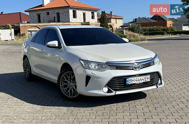 Седан Toyota Camry 2016 в Одессе