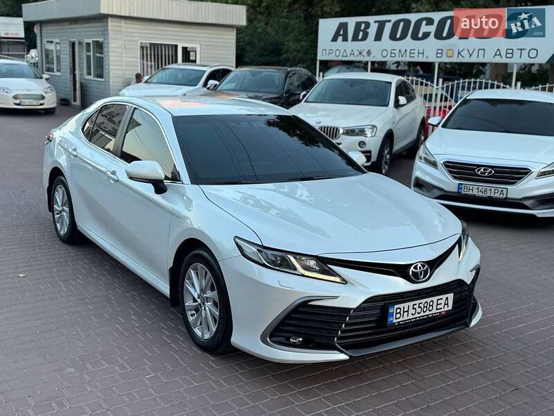 Toyota Camry 2021