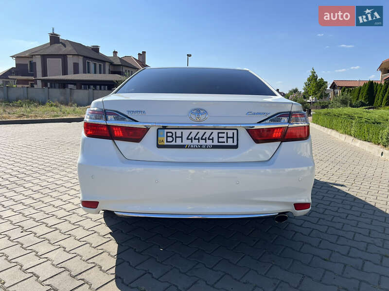 Седан Toyota Camry 2016 в Одесі