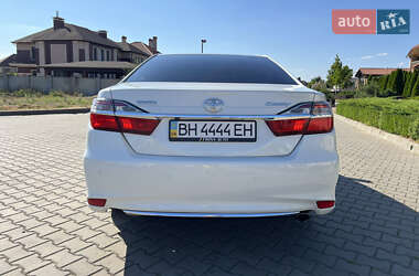 Седан Toyota Camry 2016 в 
