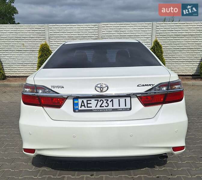 Седан Toyota Camry 2015 в Дніпрі