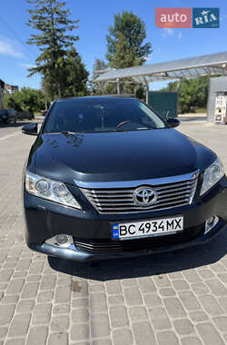 Седан Toyota Camry 2013 в Львове