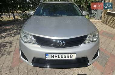 Седан Toyota Camry 2014 в Краматорске