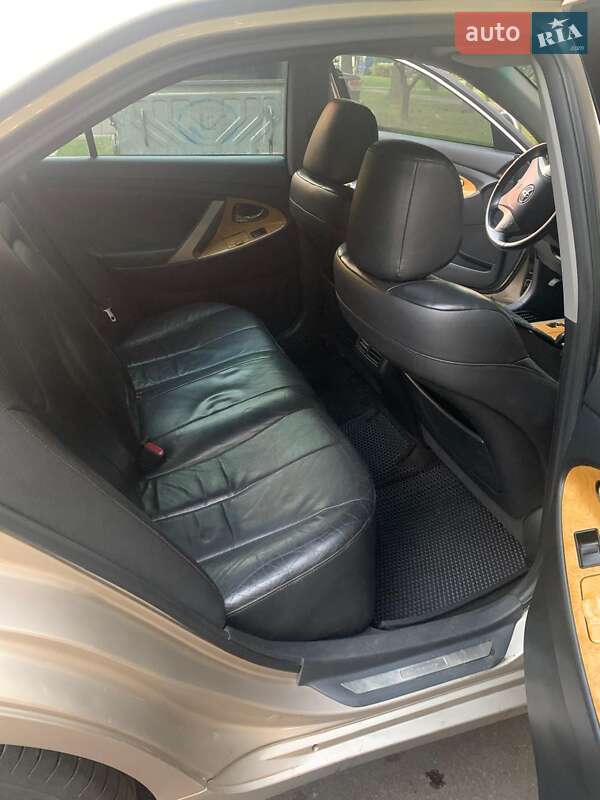 Седан Toyota Camry 2007 в Києві