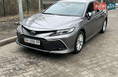 Седан Toyota Camry 2021 в Киеве