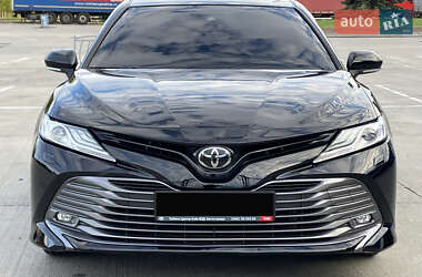 Седан Toyota Camry 2018 в Києві