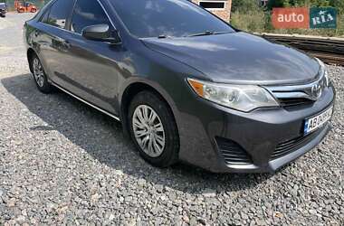 Седан Toyota Camry 2014 в Виннице