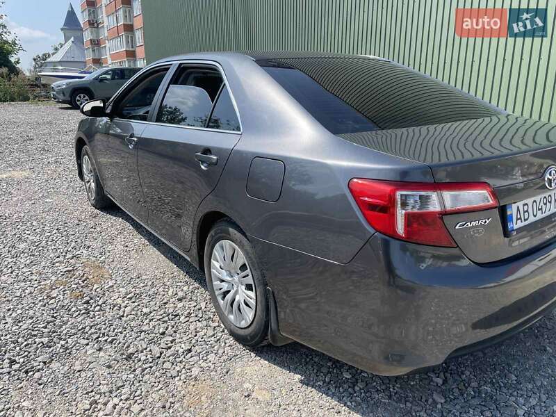 Седан Toyota Camry 2014 в Вінниці