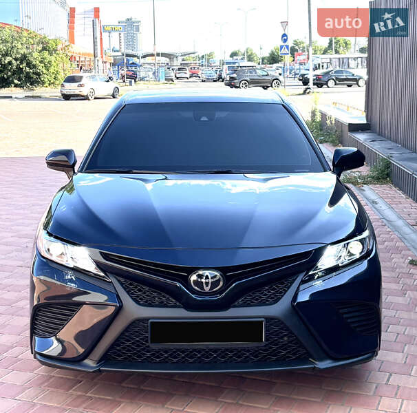 Седан Toyota Camry 2019 в Одесі
