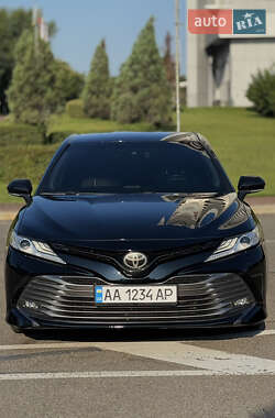 Седан Toyota Camry 2018 в Броварах