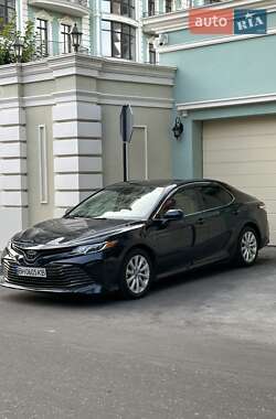 Седан Toyota Camry 2018 в Одессе