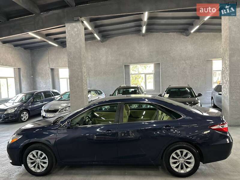 Седан Toyota Camry 2015 в Каменском