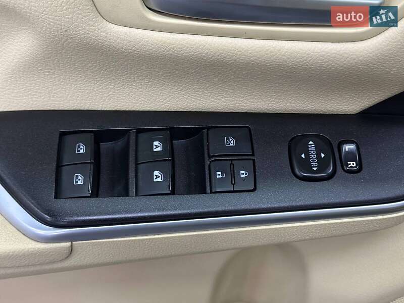 Седан Toyota Camry 2015 в Каменском