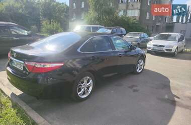 Седан Toyota Camry 2015 в Киеве