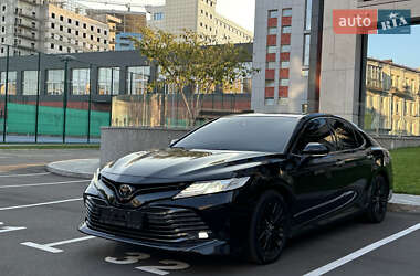 Седан Toyota Camry 2020 в Киеве