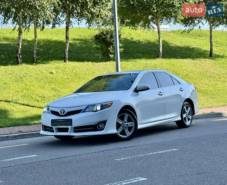 Toyota Camry 2014
