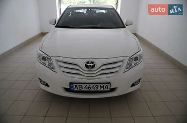 Седан Toyota Camry 2011 в Чечельнику