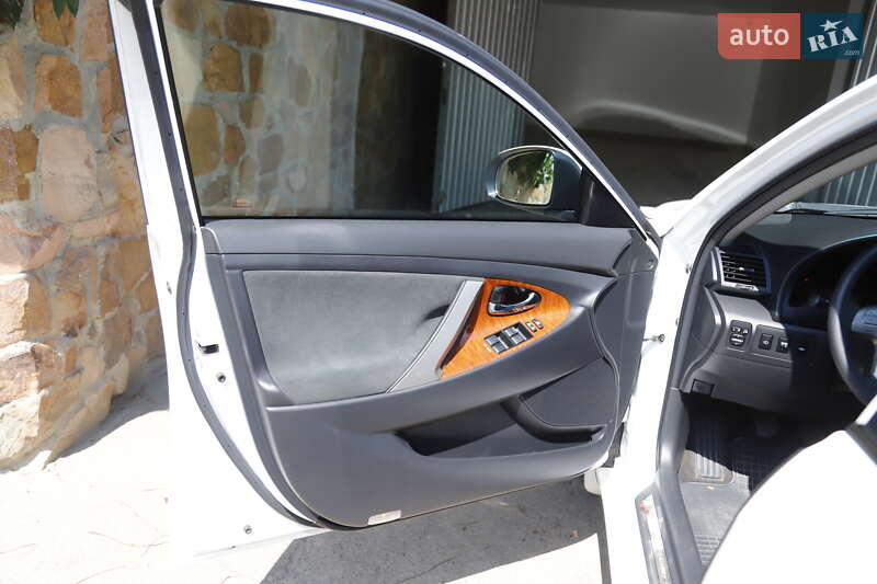 Седан Toyota Camry 2011 в Чечельнике